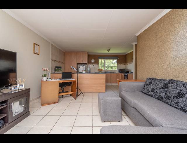 1 BEDROOM TOWNHOUSE SOLD IN MEYERSDAL